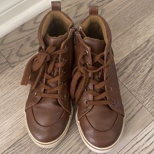 Used Cat & Jack boy shoes
